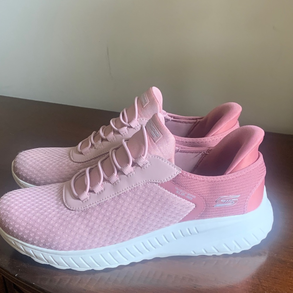 Skechers slip ins Women's Pink and White Sneakers